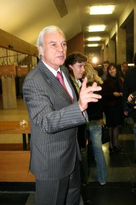 Похоронил бабушку, маму и теперь дедушку… Внук Владимира Молчанова у его гроба Похоронил бабушку, маму и теперь дедушку… Внук Владимира Молчанова у его гроба