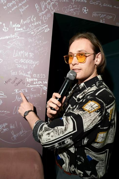 IOWA, The Hatters, Покрас Лампас и другие селебрити на звездной вечеринке HELLO! в Санкт-Петербурге