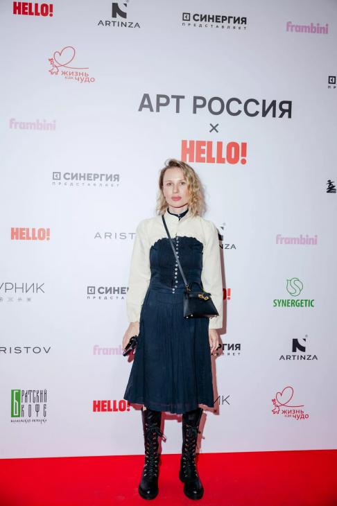 HELLO! объединил звёзд и художников на ярмарке &laquo;Арт Россия&raquo;