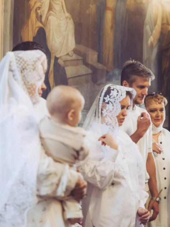 Елена Дудина рассказала о крещении сына и показала редкие фото