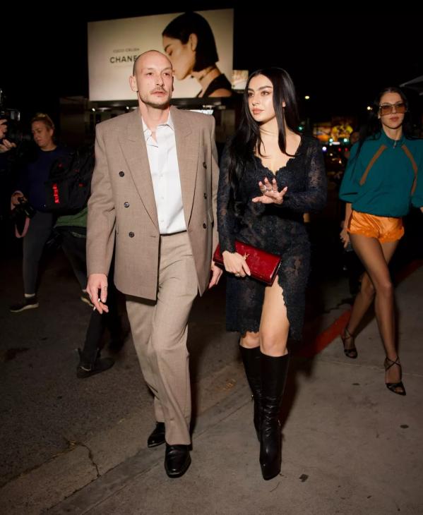Билли Айлиш, Деми Ловато и Charli XCX посетили афтепати "Грэмми" от Saint Laurent
