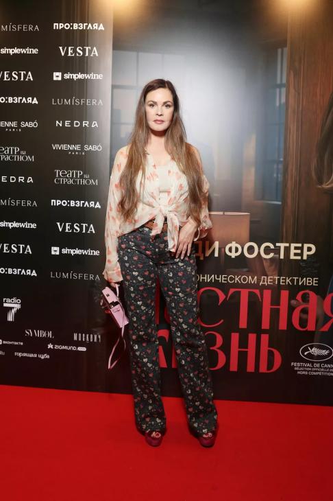 Екатерина Климова, Ольга Кабо, Юлия Хлынина на премьере детектива "Частная жизнь" с Джоди Фостер Екатерина Климова, Ольга Кабо, Юлия Хлынина на премьере детектива "Частная жизнь" с Джоди Фостер