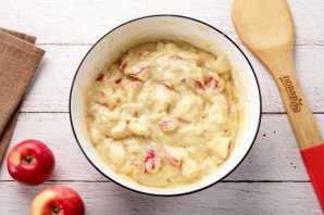 Яблочный пирог в микроволновке