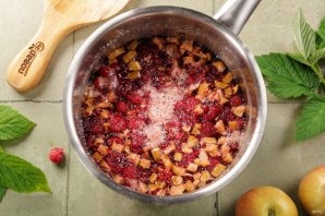 Варенье из яблок и малины