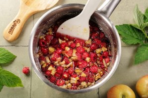 Варенье из яблок и малины