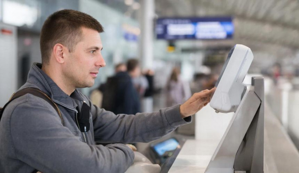 Заработало? С 1 июня в самолет будут пускать без паспорта и посадочного талона Заработало? С 1 июня в самолет будут пускать без паспорта и посадочного талона
