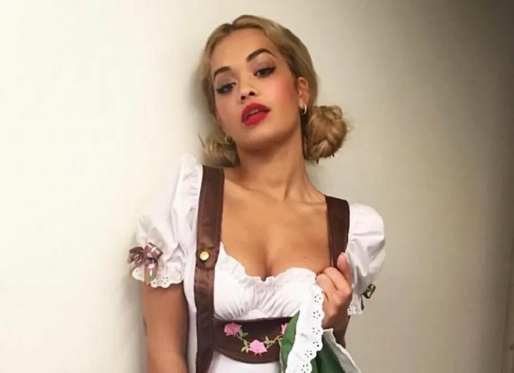 Рита Ора позирует топлес в соцсетях Рита Ора позирует топлес в соцсетях