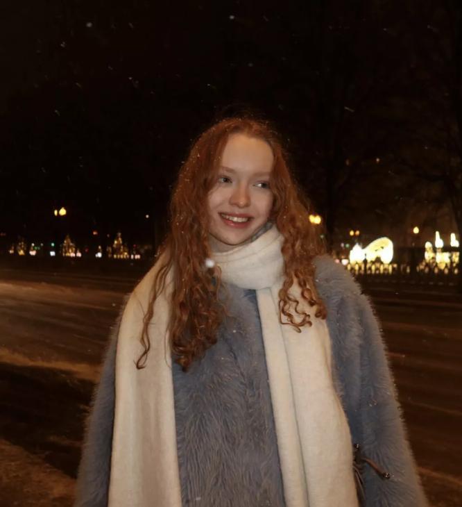 Елена Ксенофонтова показала дочь в день ее 15-летия