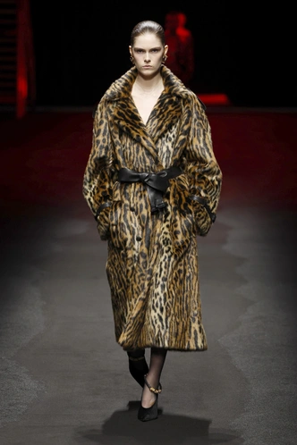 Базовый минимум и роскошный максимум: одна статусная вещь, которая необходима каждой Базовый минимум и роскошный максимум: одна статусная вещь, которая необходима каждой