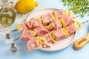 Шашлык из свинины с лимоном Шашлык из свинины с лимоном