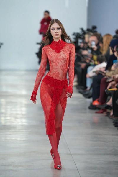 Дневник Недели моды в Париже: модель Даша Даниленко о ночных примерках, Balmain и Ирине Шейк Дневник Недели моды в Париже: модель Даша Даниленко о ночных примерках, Balmain и Ирине Шейк