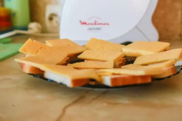 Почему сыр с мясом под запретом: ошибка на вашей тарелке