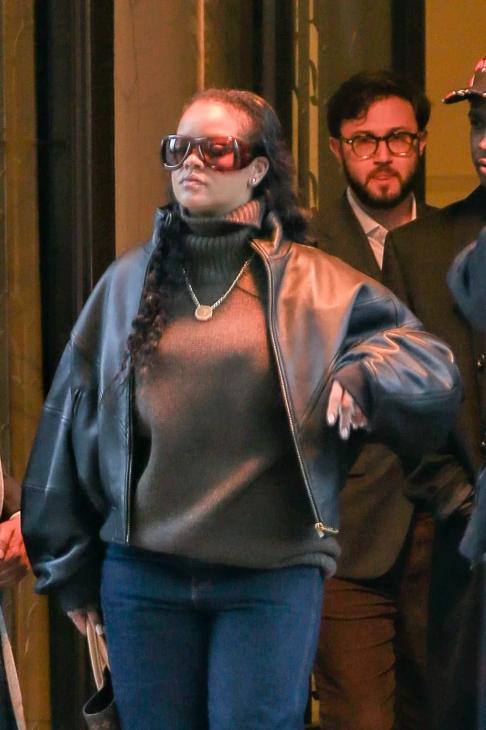 Рианна и A$AP Rocky замечены в Нью-Йорке с усиленной охраной Рианна и A$AP Rocky замечены в Нью-Йорке с усиленной охраной