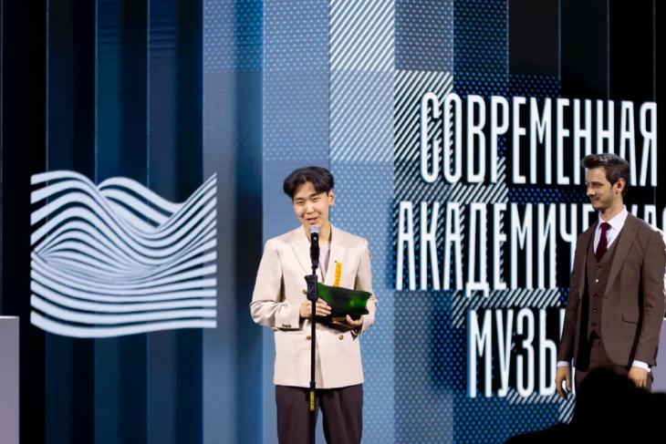Хабенский, Сигалова, Ребенок, Петров и другие звезды на Премии Художественного театра
