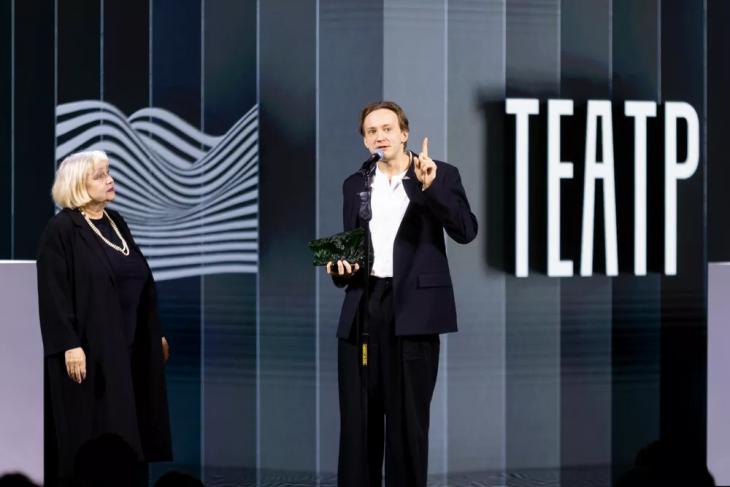 Хабенский, Сигалова, Ребенок, Петров и другие звезды на Премии Художественного театра