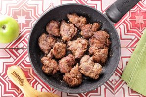 Печень с луком и яблоками Печень с луком и яблоками