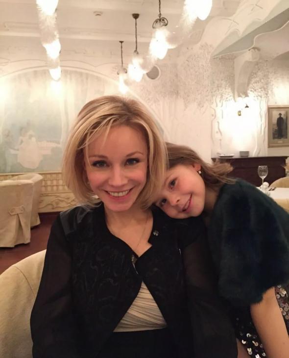 Марина Зудина эмоционально поздравила с 20-летием дочь от Олега Табакова