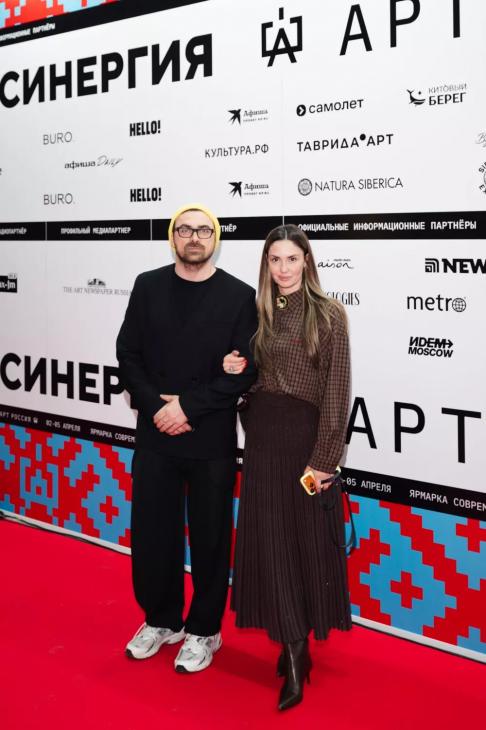 Филипп Киркоров, Аркадий Новиков и Евгений Писарев: первые гости ярмарки современного искусства "Арт Россия"