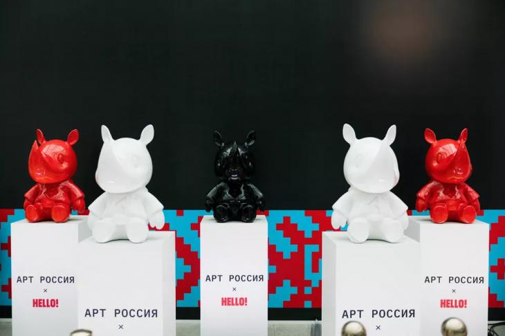Юрий Колокольников с женой, Дмитрий Хрусталев с девушкой, Тимати с Валентиной Ивановой, Катя IOWA и другие на открытии ярмарки "АРТ Россия"
