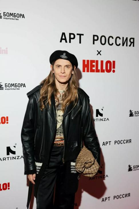 Юрий Колокольников с женой, Дмитрий Хрусталев с девушкой, Тимати с Валентиной Ивановой, Катя IOWA и другие на открытии ярмарки "АРТ Россия"