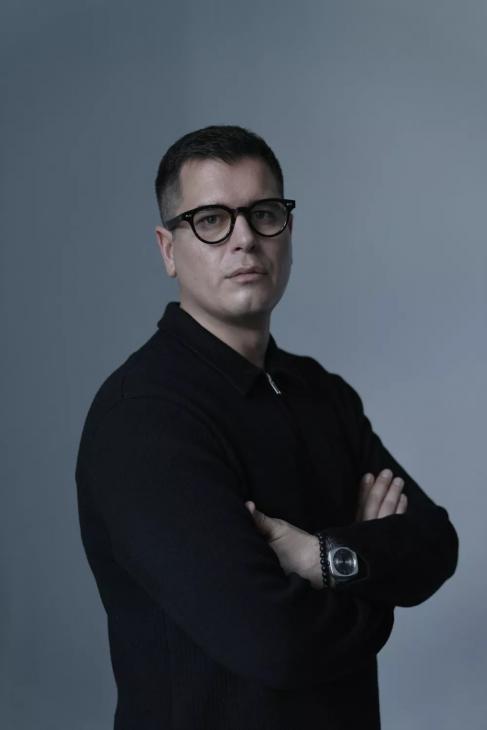 Фестиваль молодого кино "Новое движение" объявляет об обновлениях в команде и представляет новую визуальную концепцию