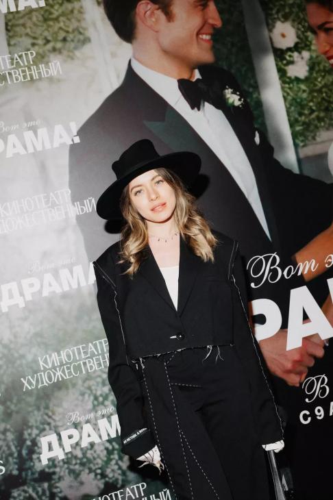 Карина Истомина, Мария Шумакова, беременная Мила Ершова и другие на премьере новинки с Зендаей и Робертом Паттинсоном Карина Истомина, Мария Шумакова, беременная Мила Ершова и другие на премьере новинки с Зендаей и Робертом Паттинсоном