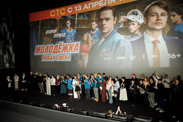 Федор Бондарчук и звезды "Молодежки" посетили специальный показ сериала Федор Бондарчук и звезды "Молодежки" посетили специальный показ сериала
