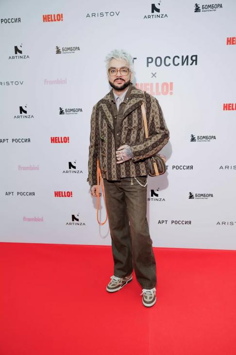 Юрий Колокольников с женой, Дмитрий Хрусталев с девушкой, Тимати с Валентиной Ивановой, Катя IOWA и другие на открытии ярмарки "АРТ Россия"