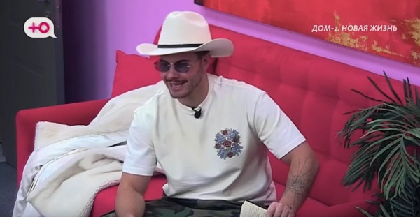 Сергей Хорошев от скуки начал писать роман Сергей Хорошев от скуки начал писать роман
