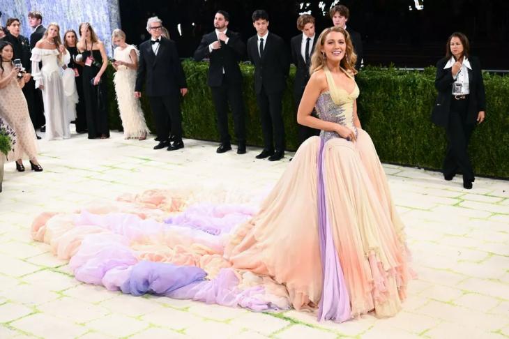 Блейк Лайвли отправилась на Met Gala спустя 2 часа после суда с Джастином Бальдони Блейк Лайвли отправилась на Met Gala спустя 2 часа после суда с Джастином Бальдони