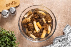 Суп со сморчками и картофелем