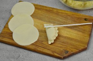 Вареники с картошкой и салом Вареники с картошкой и салом