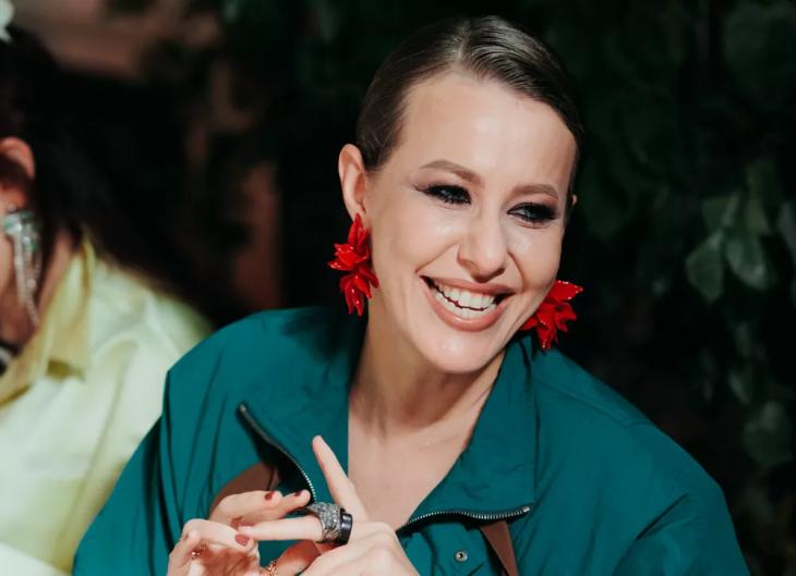 Собчак, Кафельникова, Ребенок, Старшенбаум: звездные гости ежегодного праздничного ужина "В саду"