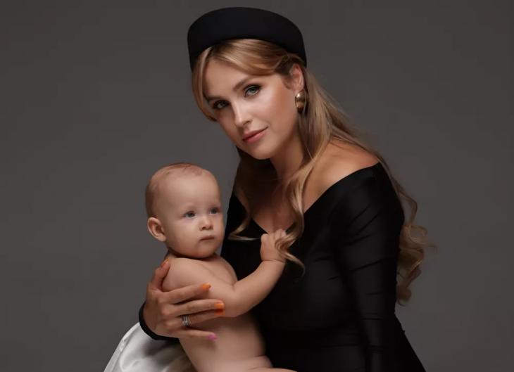 Елена Дудина отмечает 8 месяцев с момента рождения сына Елена Дудина отмечает 8 месяцев с момента рождения сына