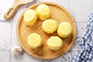 Картофель с беконом в духовке Картофель с беконом в духовке