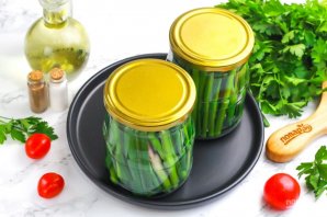 Маринованный молодой чеснок Маринованный молодой чеснок
