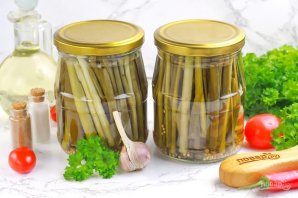Маринованный молодой чеснок Маринованный молодой чеснок
