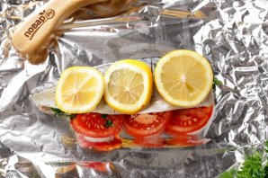 Скумбрия на решетке в фольге Скумбрия на решетке в фольге