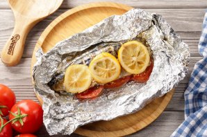Скумбрия на решетке в фольге Скумбрия на решетке в фольге