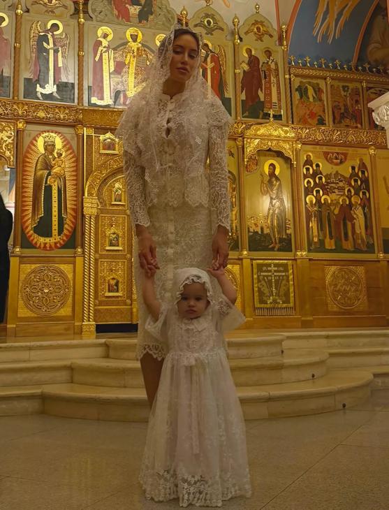 Тимати и Валентина Иванова крестили дочь Тимати и Валентина Иванова крестили дочь