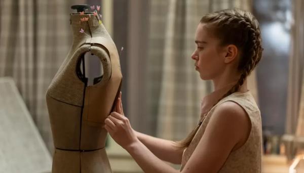 Представлены первые кадры из сериала "Кэрри" по Стивену Кинга Представлены первые кадры из сериала "Кэрри" по Стивену Кинга