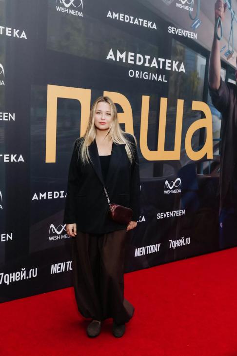 Ирина Горбачева, Юлия Топольницкая, Аскар Ильясов с семьей и другие звезды на премьере сериала “Паша” Ирина Горбачева, Юлия Топольницкая, Аскар Ильясов с семьей и другие звезды на премьере сериала “Паша”