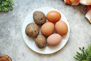 Холодный борщ с курицей и маринованной свеклой Холодный борщ с курицей и маринованной свеклой