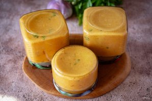 Икра кабачковая с чесноком Икра кабачковая с чесноком