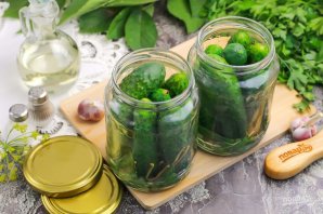 Огурцы консервированные хрустящие Огурцы консервированные хрустящие