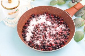 Варенье из смородины на сковороде