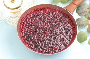 Варенье из смородины на сковороде