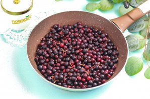 Варенье из смородины на сковороде
