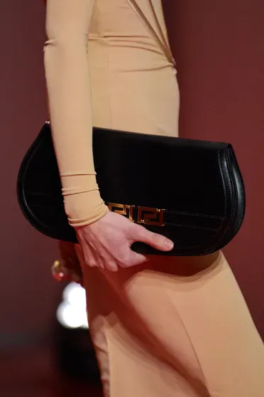Versace Fall/Winter 2022-2023, Pr&ecirc;t-&agrave;-Porter | Ready-to-Wear