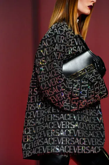 Versace Fall/Winter 2022-2023, Pr&ecirc;t-&agrave;-Porter | Ready-to-Wear